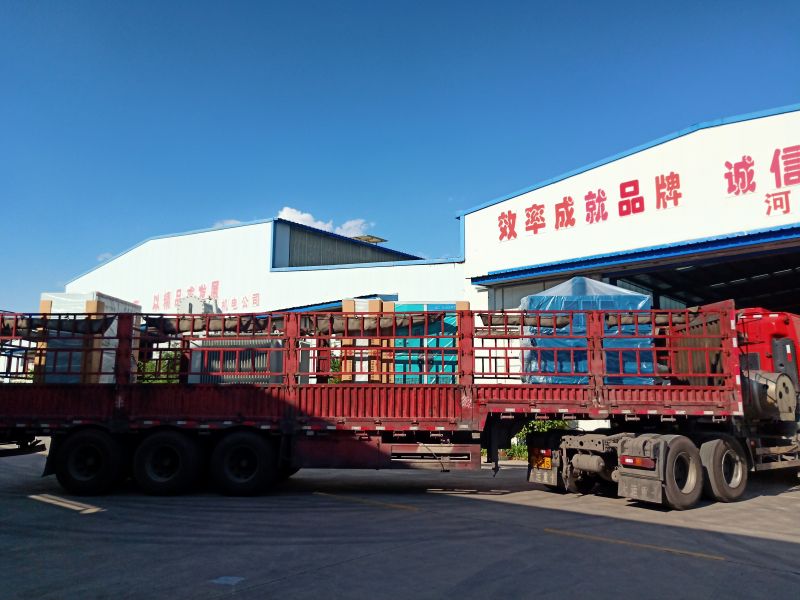 變頻電(diàn)機、變頻櫃、變壓器、高壓開關櫃、低壓開關櫃、補償櫃，一套發往鑽井現場